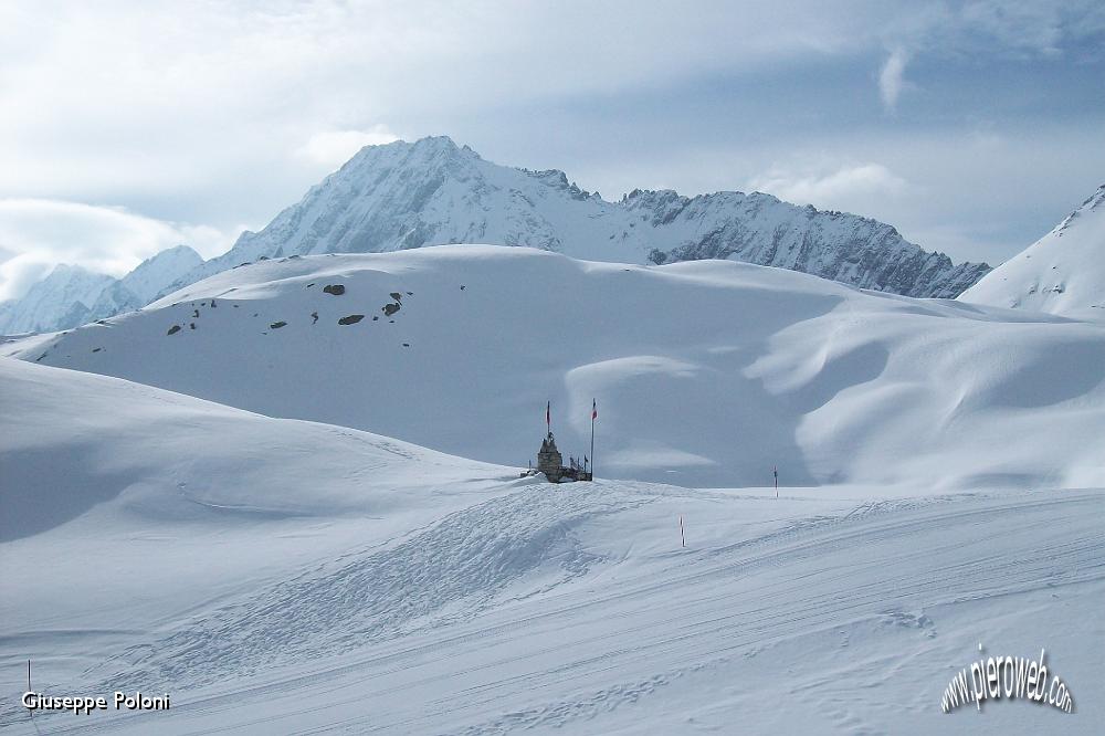 03- il monumento agli alpini del 1915-18  .jpg